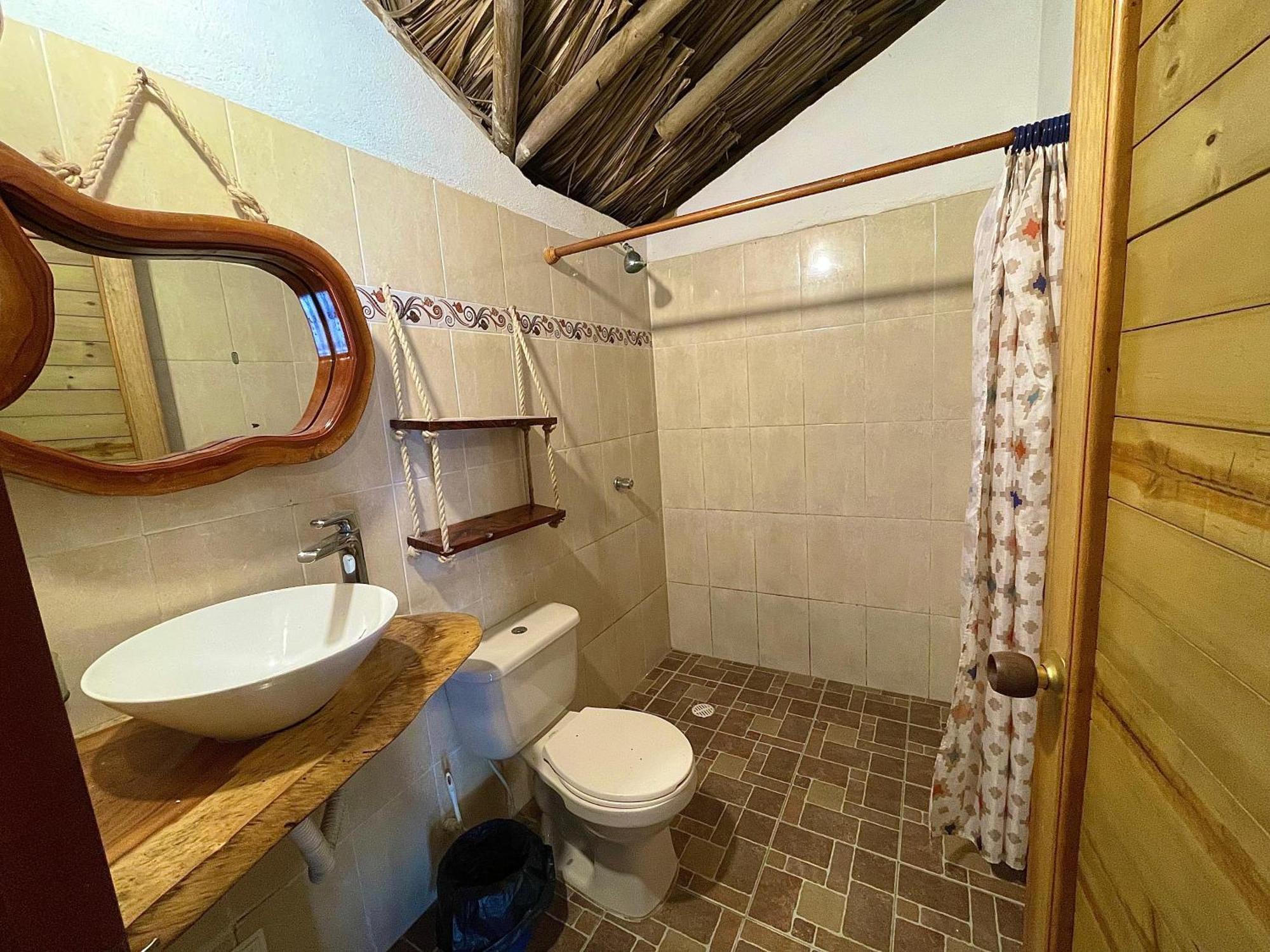 Albergue Bikini & Pool