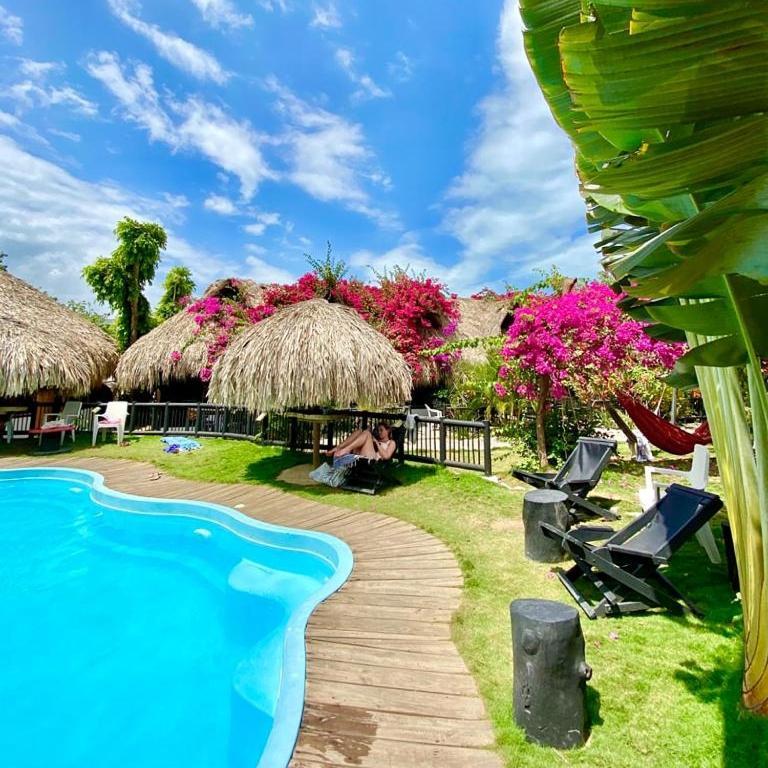 Albergue Bikini & Pool Palomino